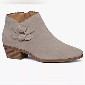 Jack Roger's Dove gray suede ankle booties sz 8 boots bows